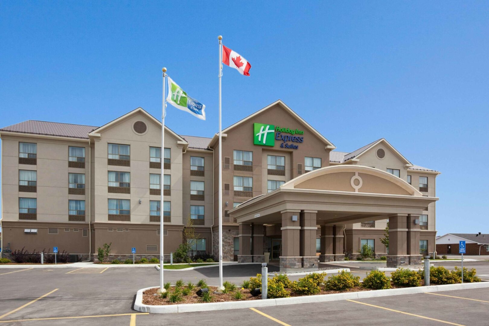 Holiday inn express and suites new liskeard 3841600772 3x2