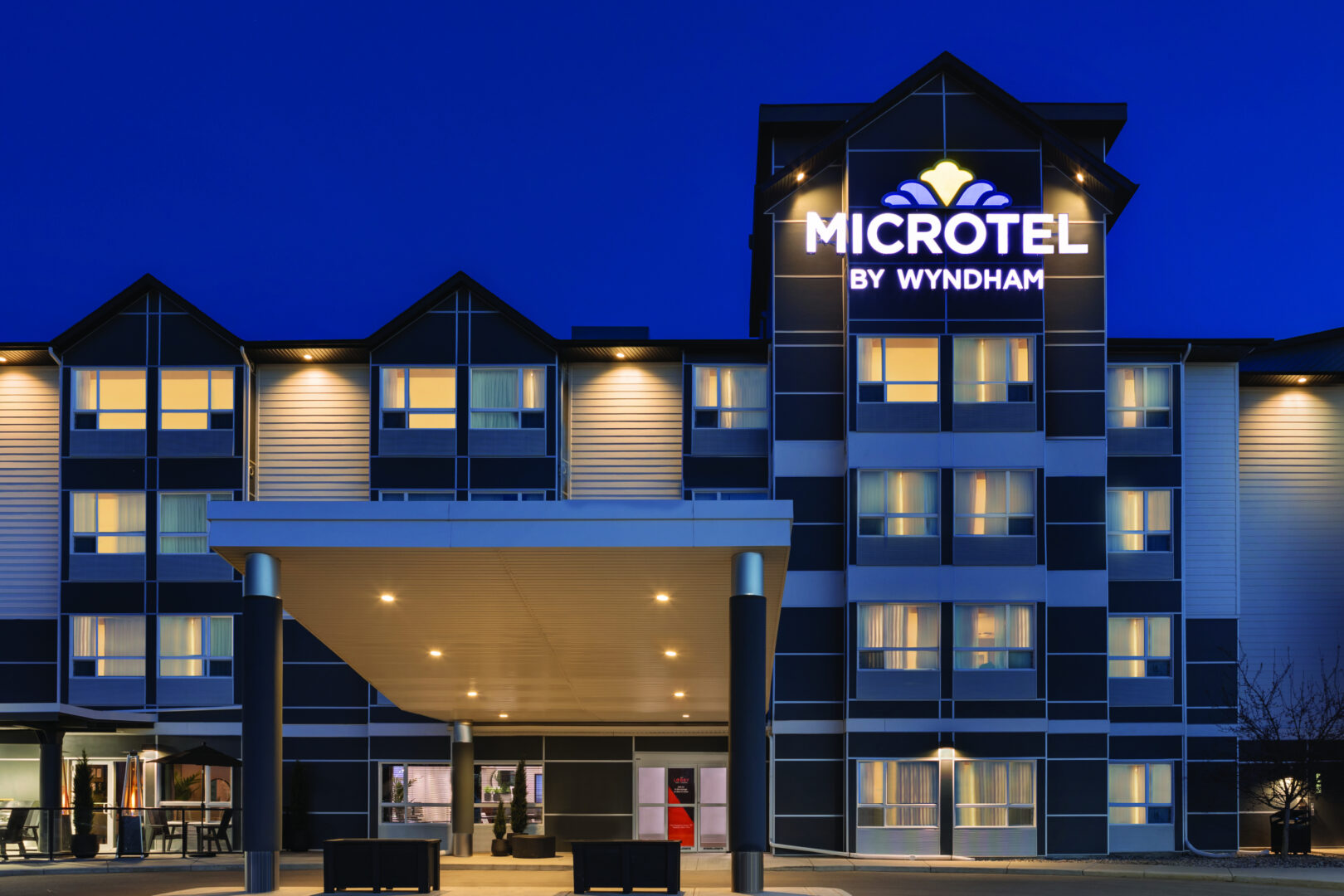 Microtel Weyburn Exterior 1471184